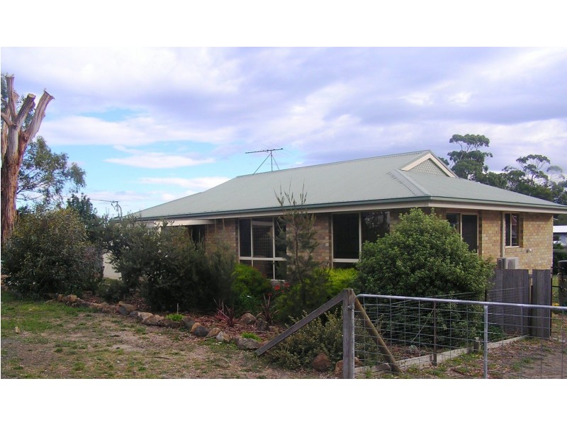 9 Eighth Avenue, Dodges Ferry TAS 7173