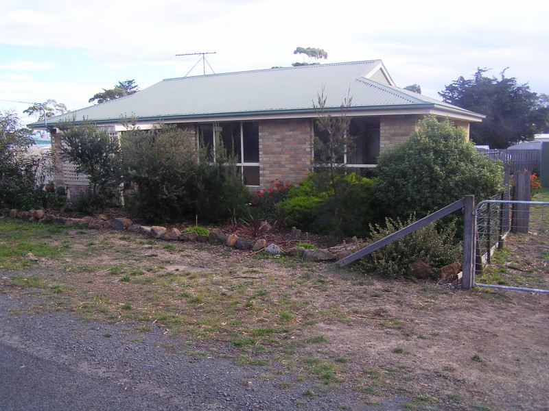 9 Eighth Avenue, Dodges Ferry TAS 7173