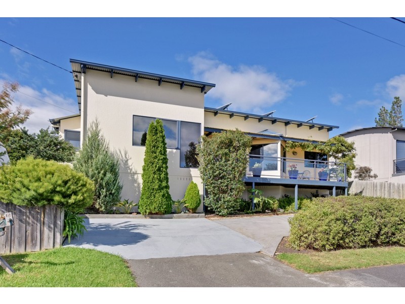 33 McKinly Street, Midway Point TAS 7171