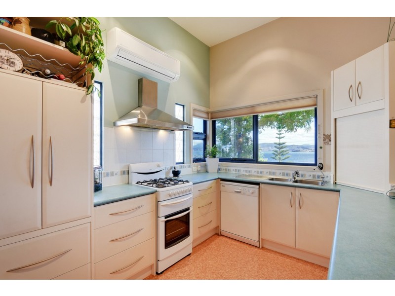 33 McKinly Street, Midway Point TAS 7171