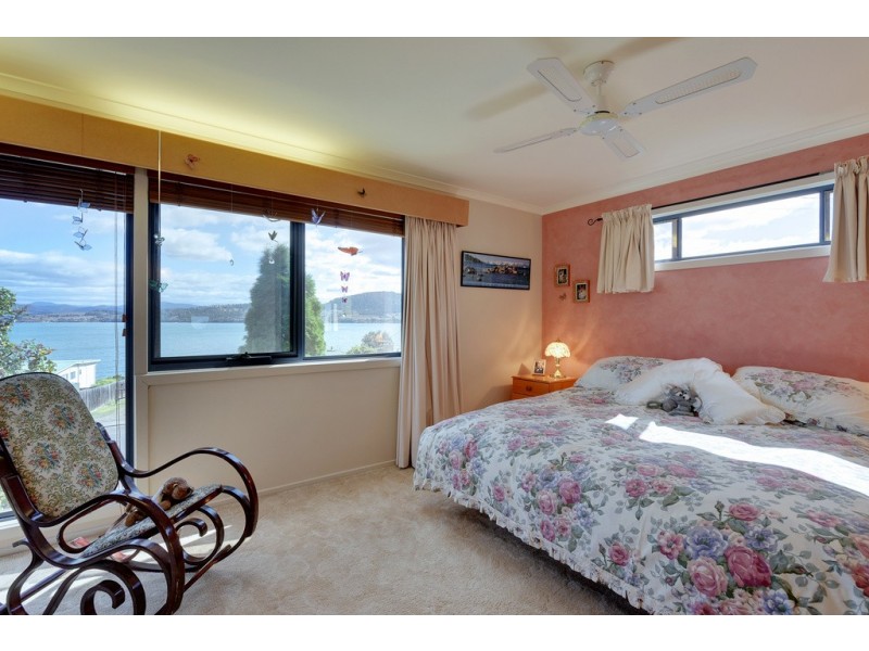 33 McKinly Street, Midway Point TAS 7171