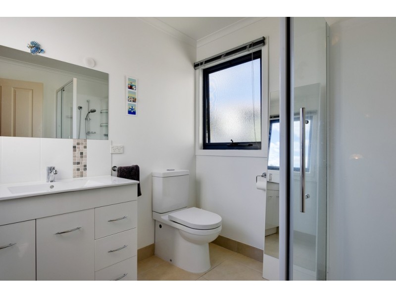 33 McKinly Street, Midway Point TAS 7171