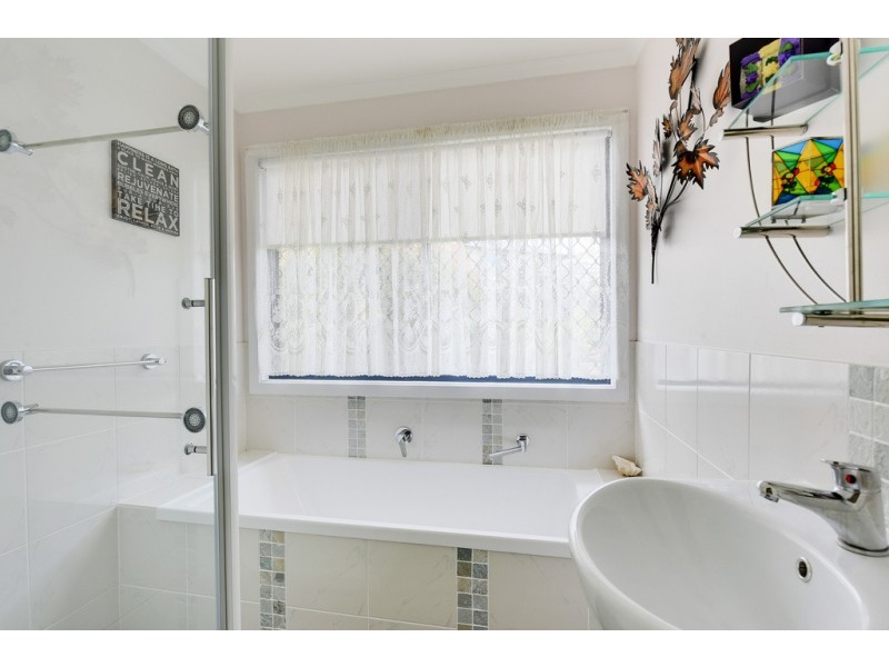 33 McKinly Street, Midway Point TAS 7171