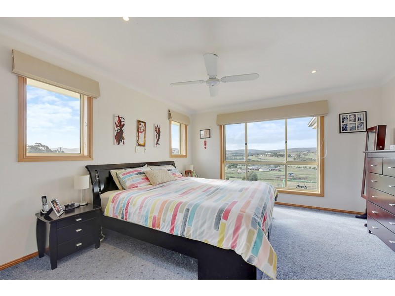 10 Lakeland Drive, Forcett TAS 7173
