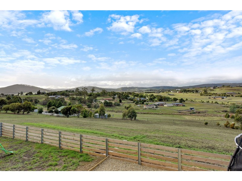 10 Lakeland Drive, Forcett TAS 7173