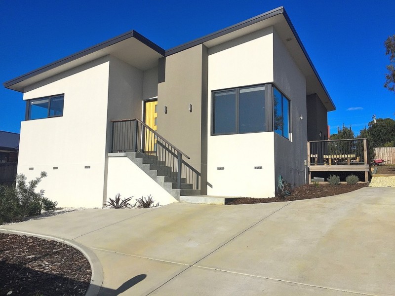 8 Northsun Place, Midway Point TAS 7171