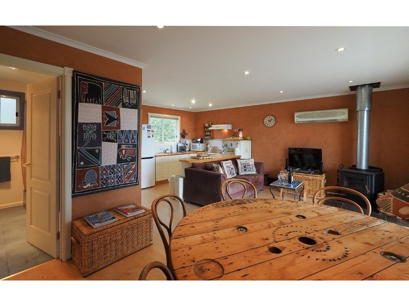 27 Lagoon Road, White Beach TAS 7184