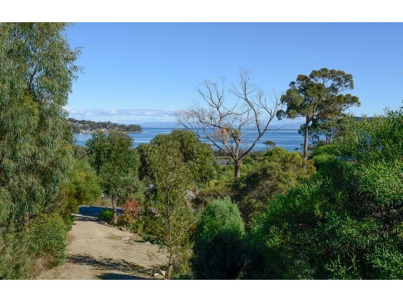 27 Lagoon Road, White Beach TAS 7184