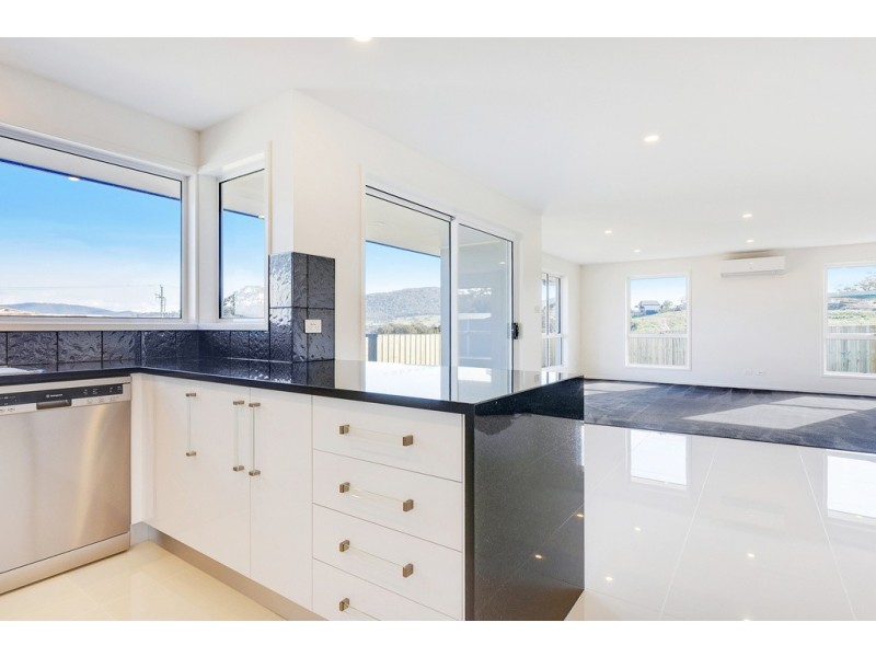 14 Barilla Court, Midway Point TAS 7171
