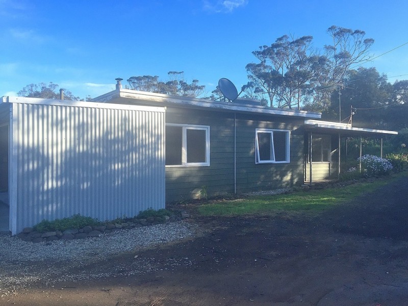220a Bay Road, Boomer Bay TAS 7177