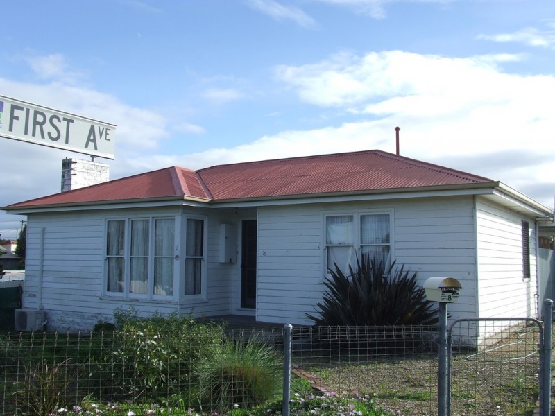 8 Cross Street, Midway Point TAS 7171