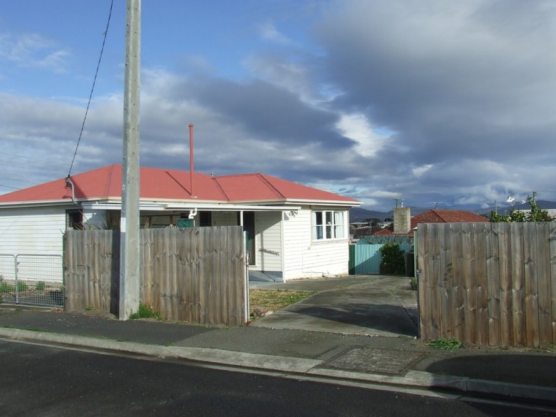 8 Cross Street, Midway Point TAS 7171