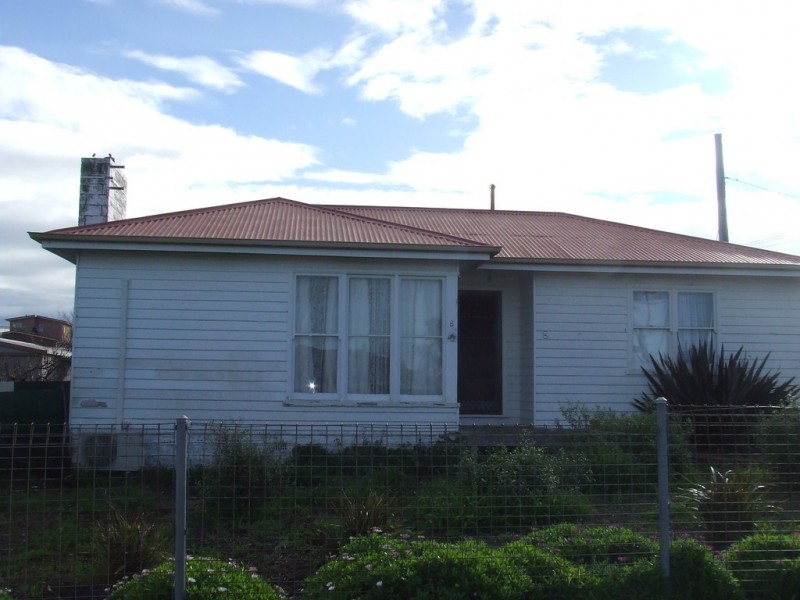 8 Cross Street, Midway Point TAS 7171