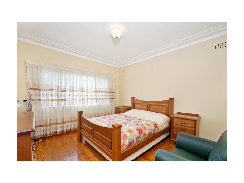 57 BAYVIEW ROAD, Canada Bay NSW 2046