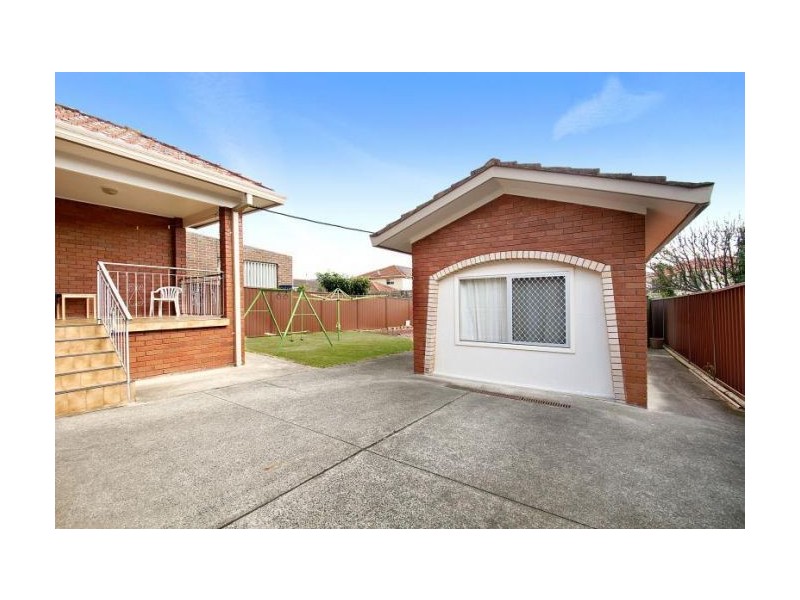 57 BAYVIEW ROAD, Canada Bay NSW 2046