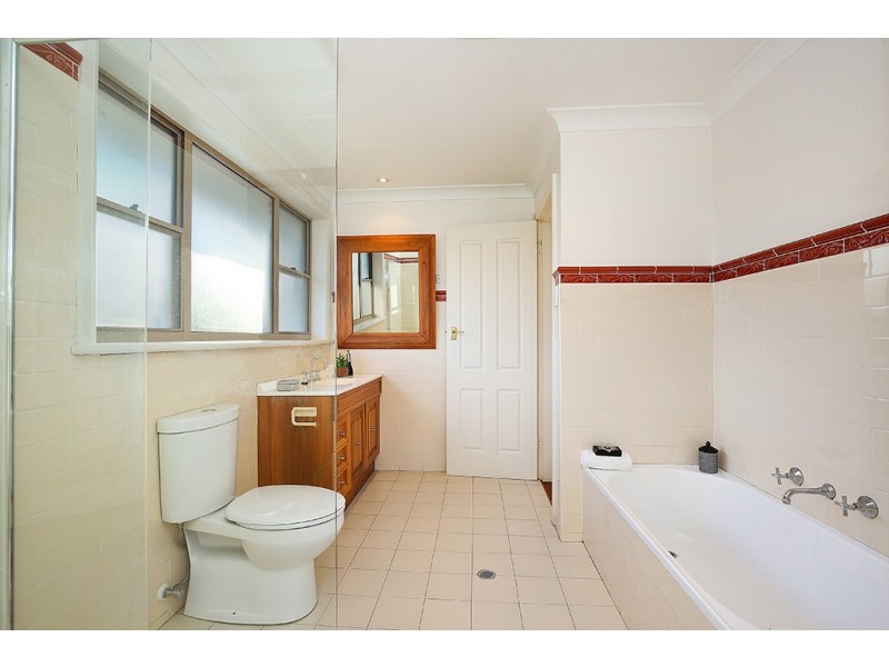 11 Collingwood Avenue, Cabarita NSW 2137