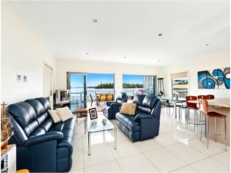 67 Llewellyn Street, Rhodes NSW 2138