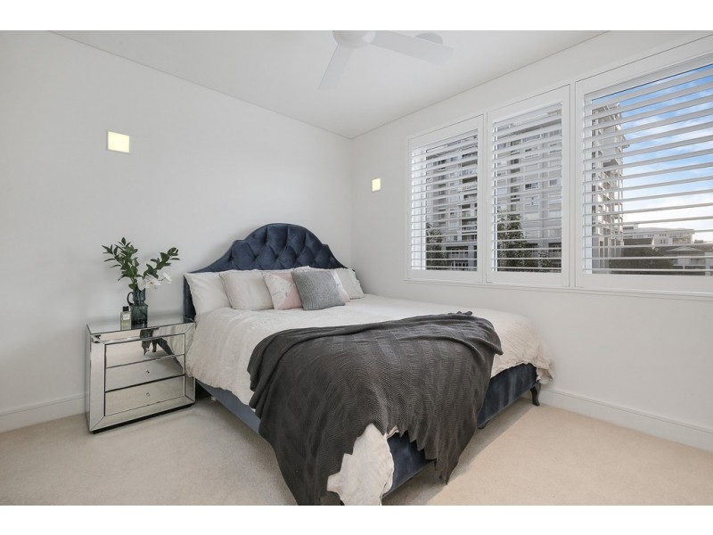 413/2 Palm Avenue, Breakfast Point NSW 2137