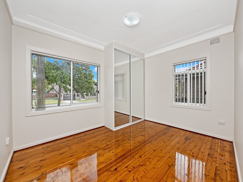 32 DAVIDSON AVENUE, Concord NSW 2137