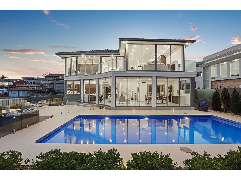 1 Tingara Lane, Cabarita NSW 2137