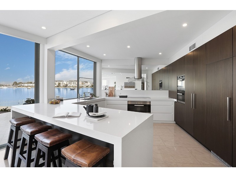 1 Tingara Lane, Cabarita NSW 2137