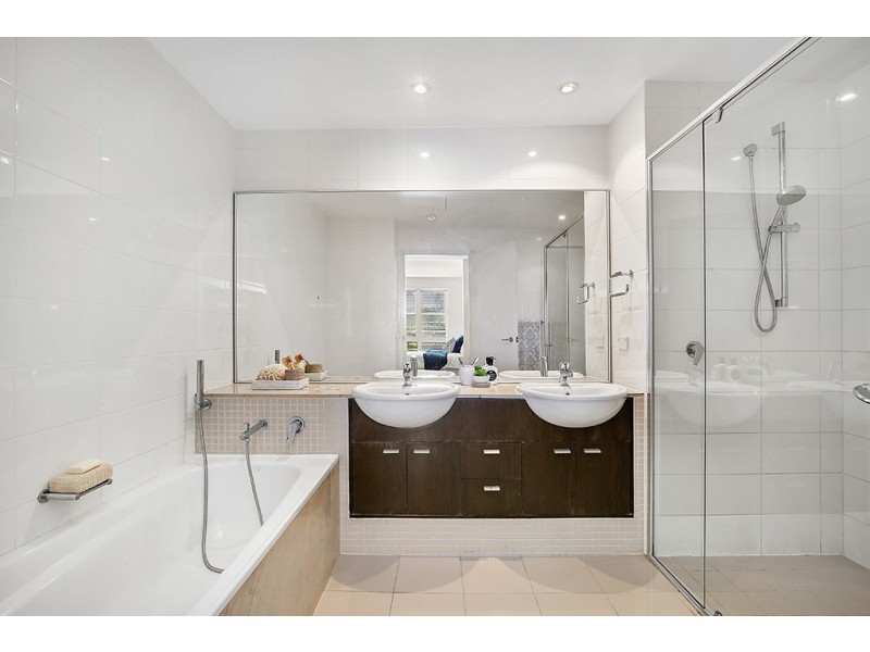 12 Admiralty Drive, Breakfast Point NSW 2137
