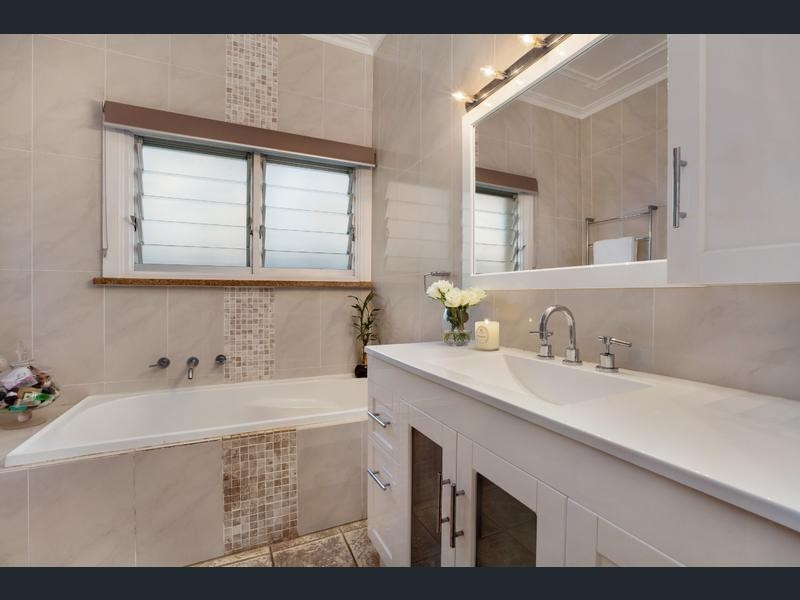 111 Cabarita Road, Cabarita NSW 2137