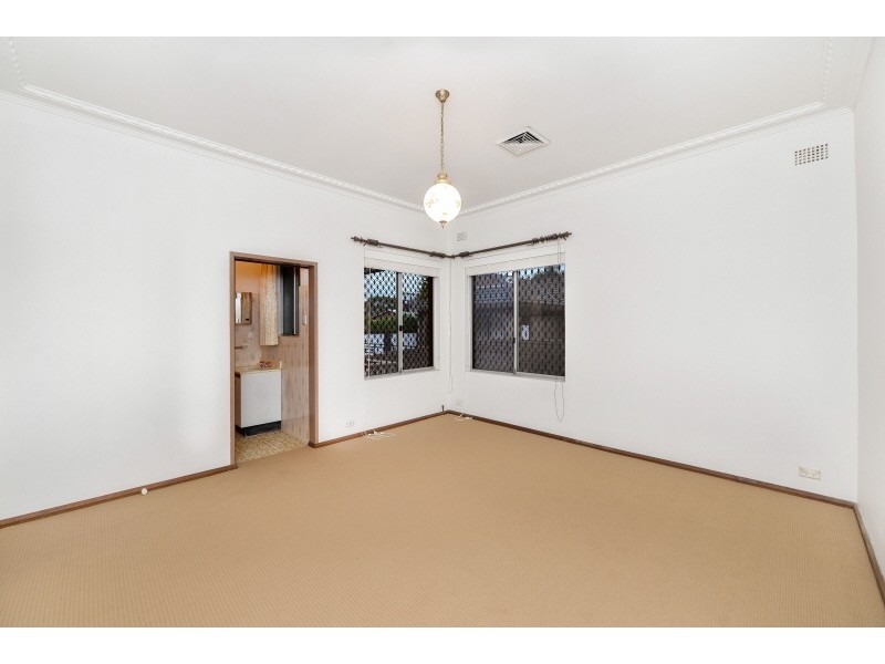 84 Bayview Road, Canada Bay NSW 2046