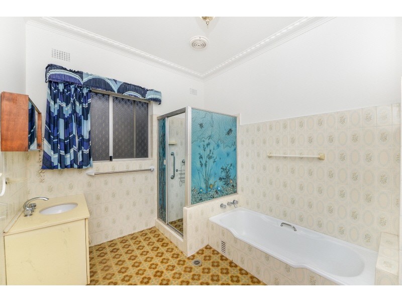 84 Bayview Road, Canada Bay NSW 2046