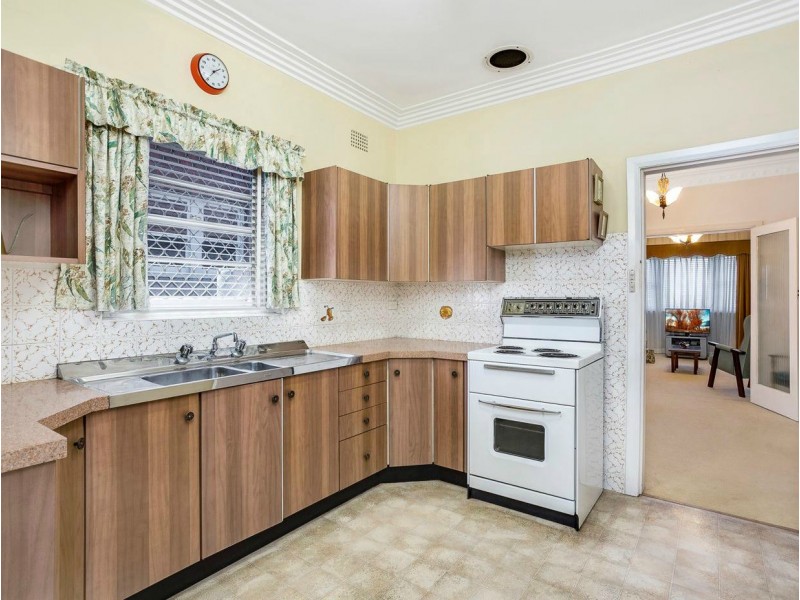 6 Rose Ave, Concord NSW 2137