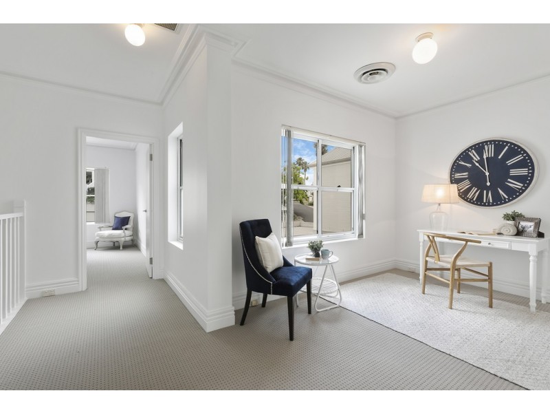 8 Jacaranda Drive, Cabarita NSW 2137