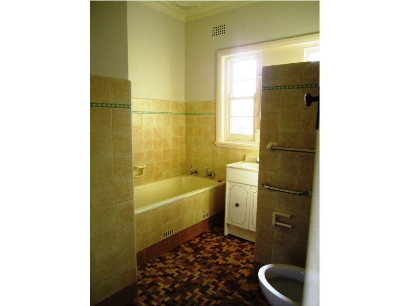 24 Llewelyn Street, Rhodes NSW 2138