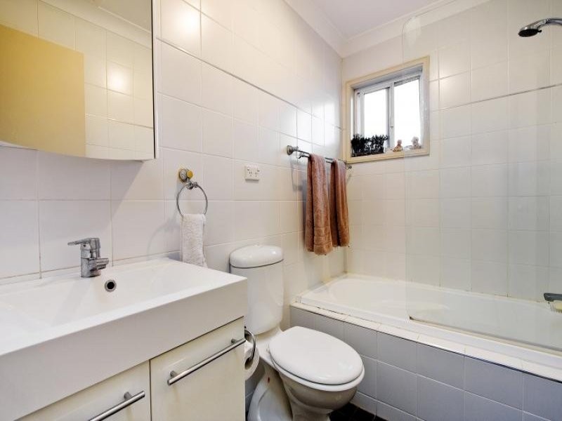 9 Meadow St, Concord NSW 2137