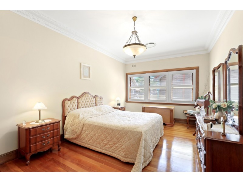 32 Cumming Avenue, Concord West NSW 2138