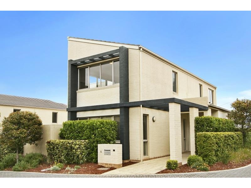 5 Strathroy Close, Cabarita NSW 2137