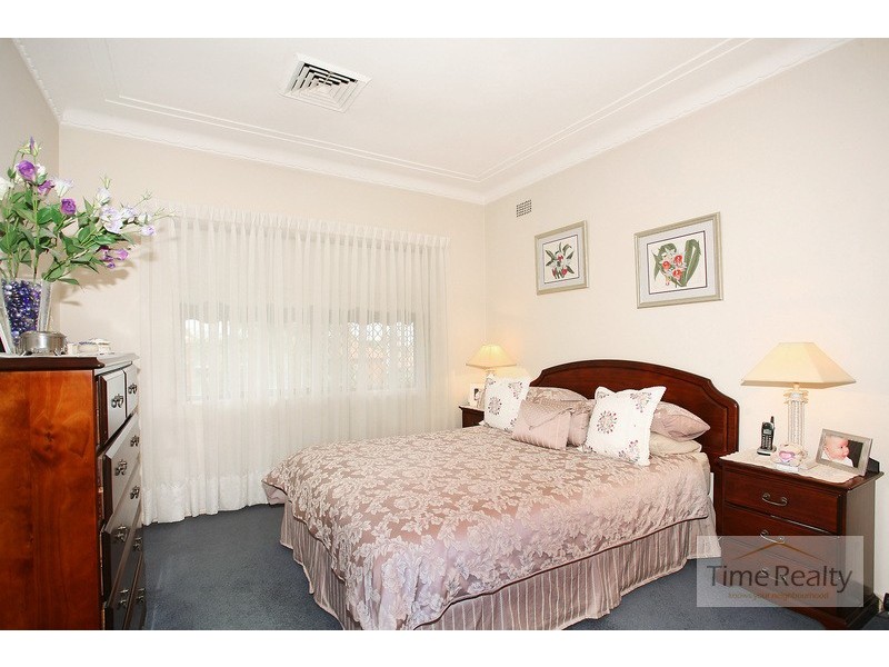 4 Meadow Street, Concord NSW 2137