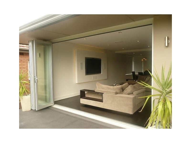 8 RHONDA PLACE, Concord NSW 2137