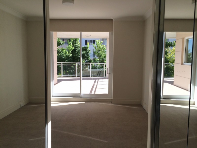 205/15-17 Peninsula Drive, Breakfast Point NSW 2137