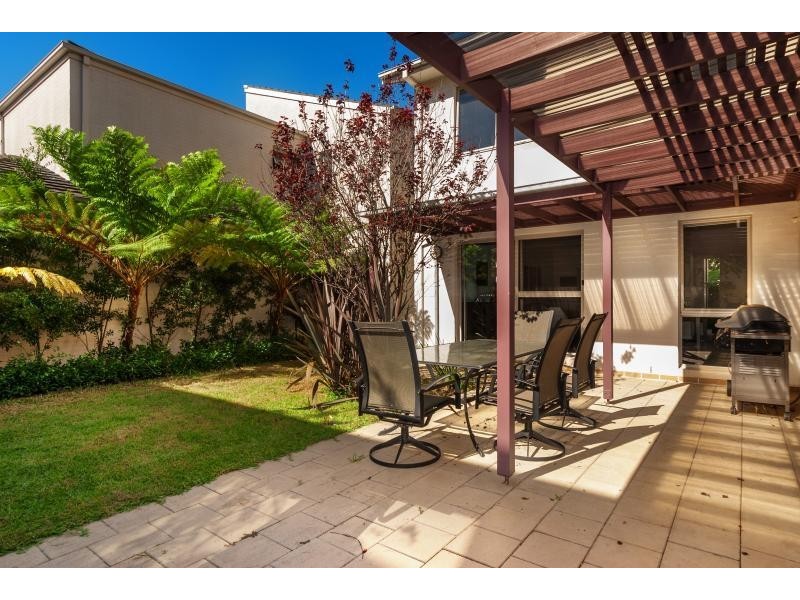 6 Strathroy Close, Cabarita NSW 2137