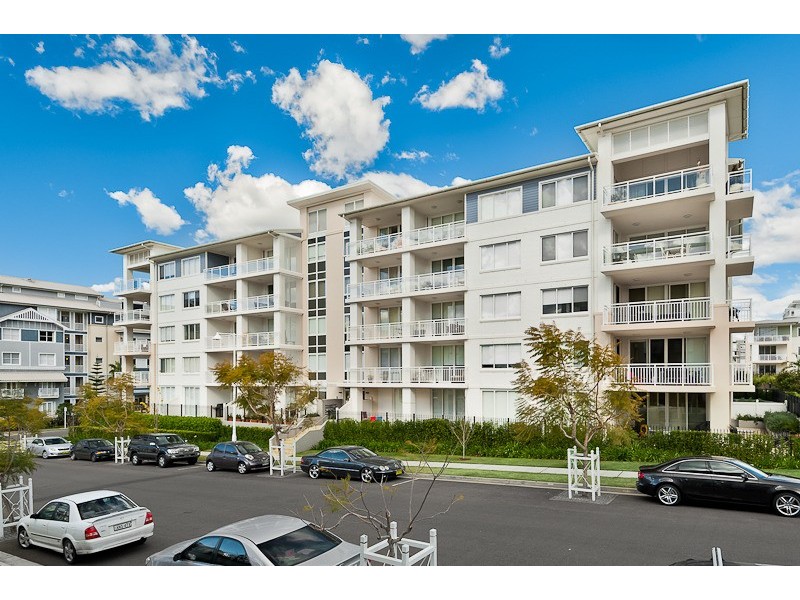 109/2 Rosewater Circuit, Breakfast Point NSW 2137