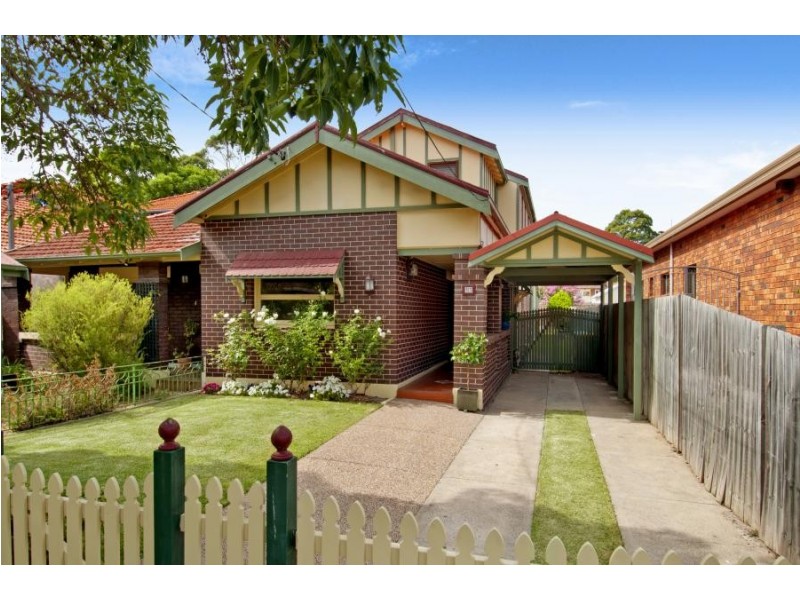 11 Noble Street, Rodd Point NSW 2046