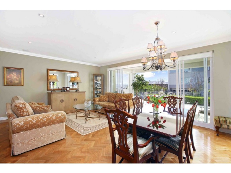 11/6 Woodlands Avenue, Breakfast Point NSW 2137