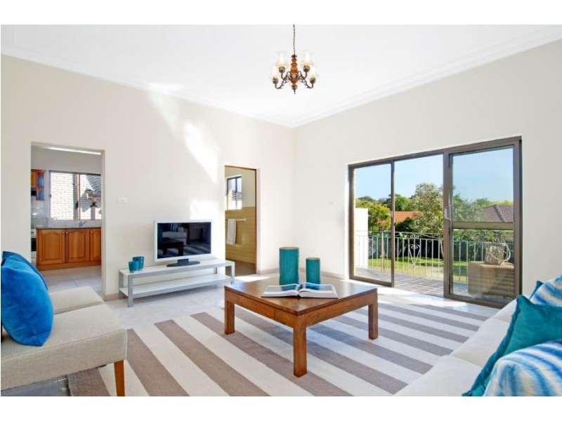 16 Russell Street, Russell Lea NSW 2046