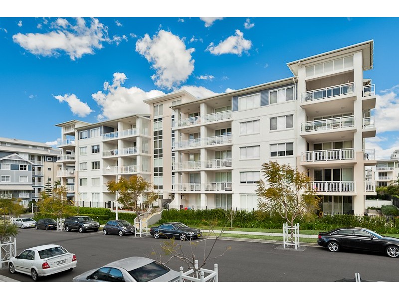102/2 Rosewater Circuit, Breakfast Point NSW 2137