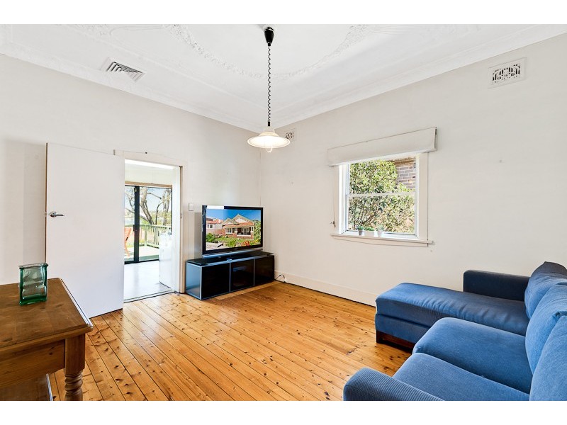 27 Undine Street, Russell Lea NSW 2046