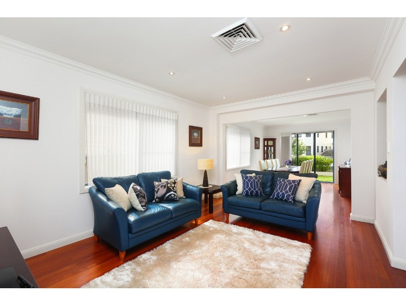 11 Spring Park Circuit, Breakfast Point NSW 2137
