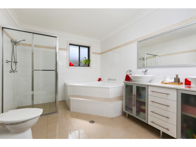 11 Spring Park Circuit, Breakfast Point NSW 2137