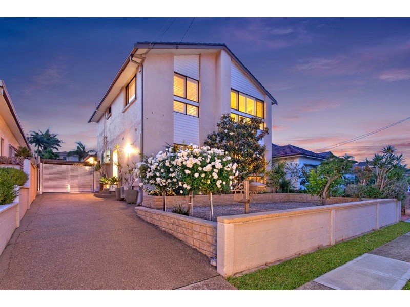 4 Collingwood Avenue, Cabarita NSW 2137