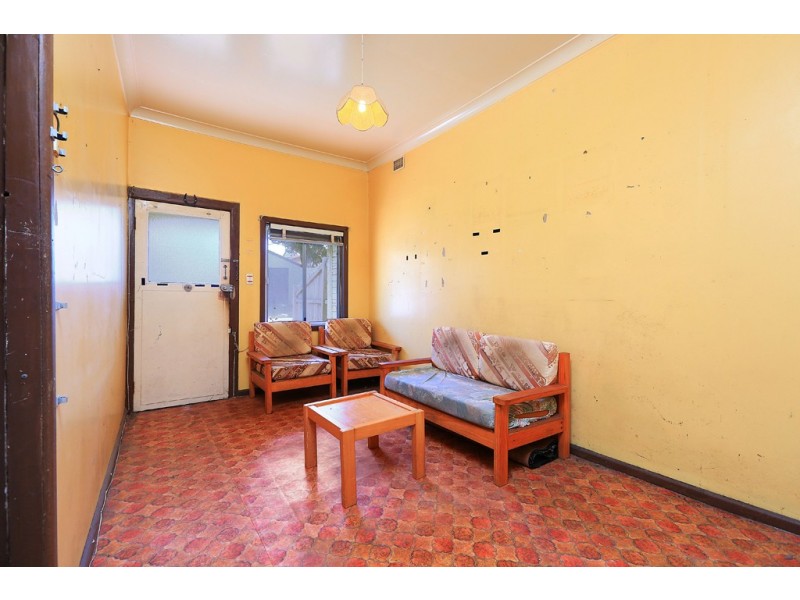 2 Cook Street, Tempe NSW 2044