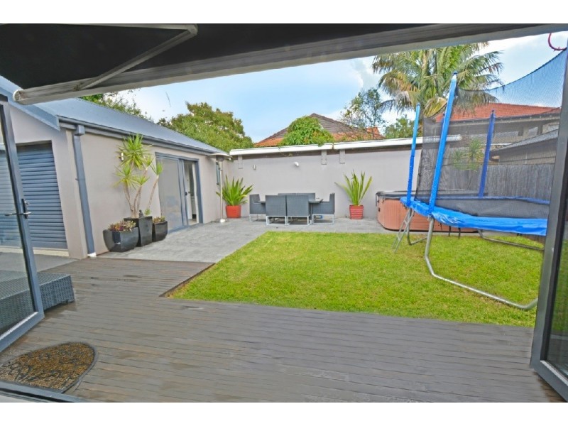 75 Bouvardia Street, Russell Lea NSW 2046